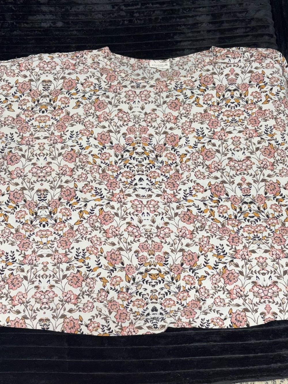 Floral Print Short Sleeve Blouse in Pink and Cream
